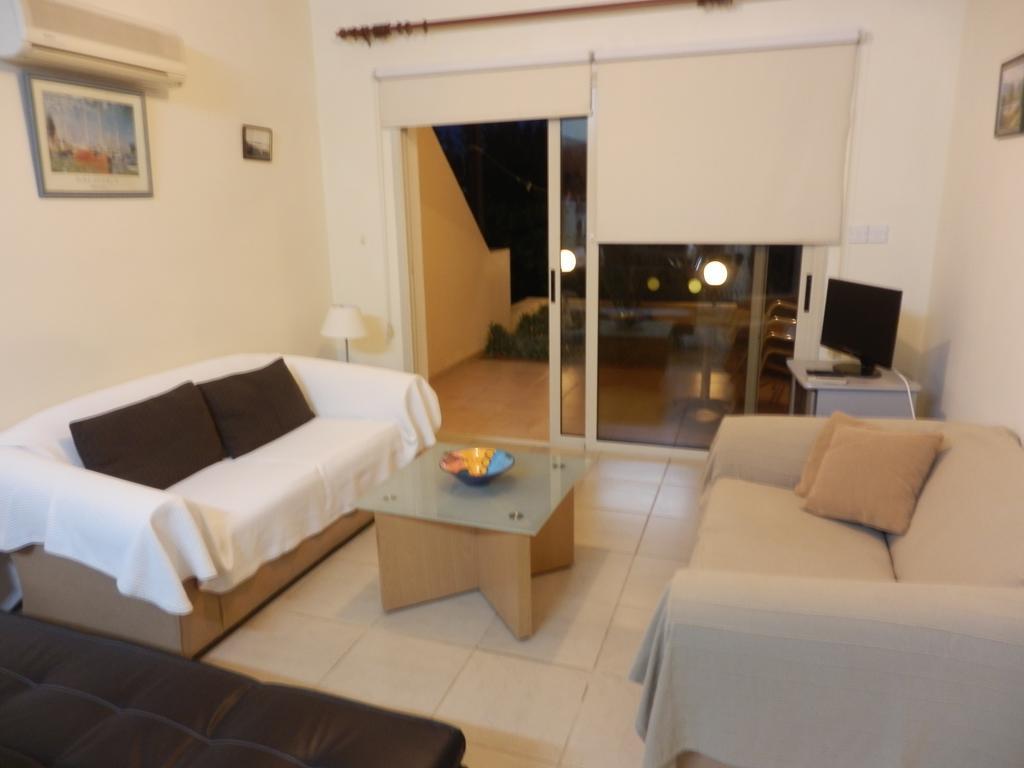 Byreva Apartments Paphos Quarto foto