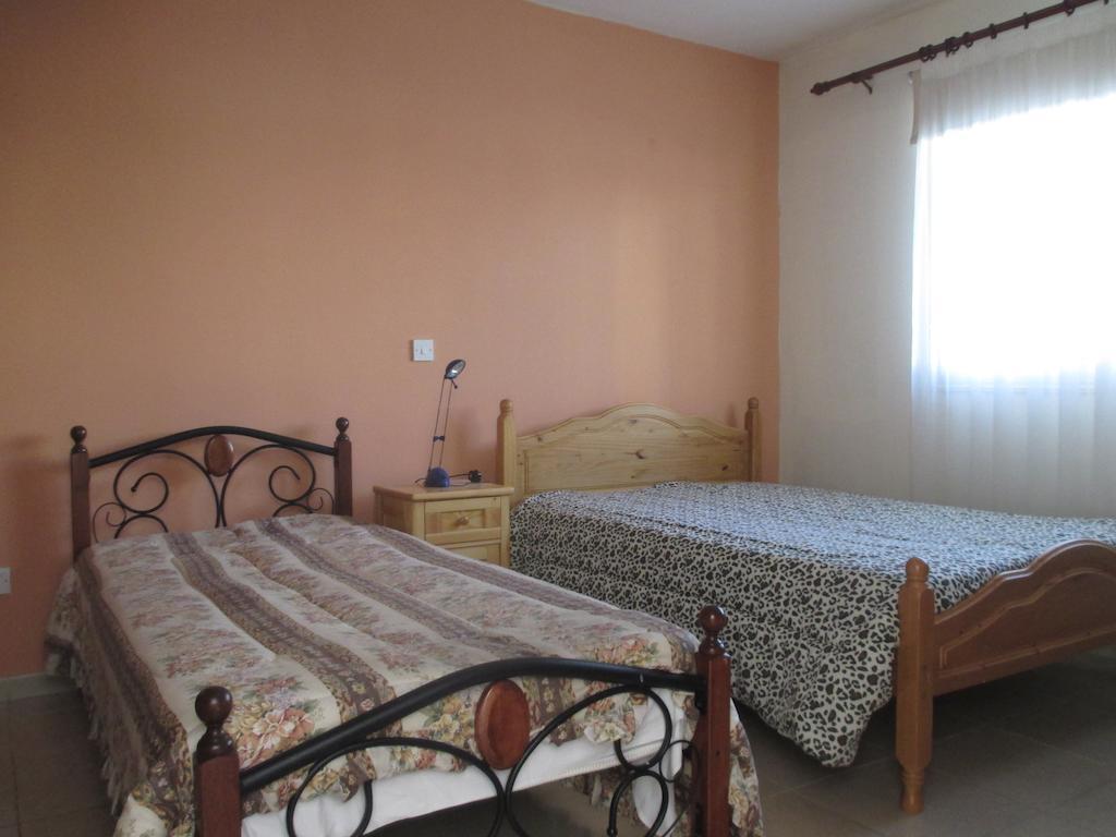 Byreva Apartments Paphos Quarto foto